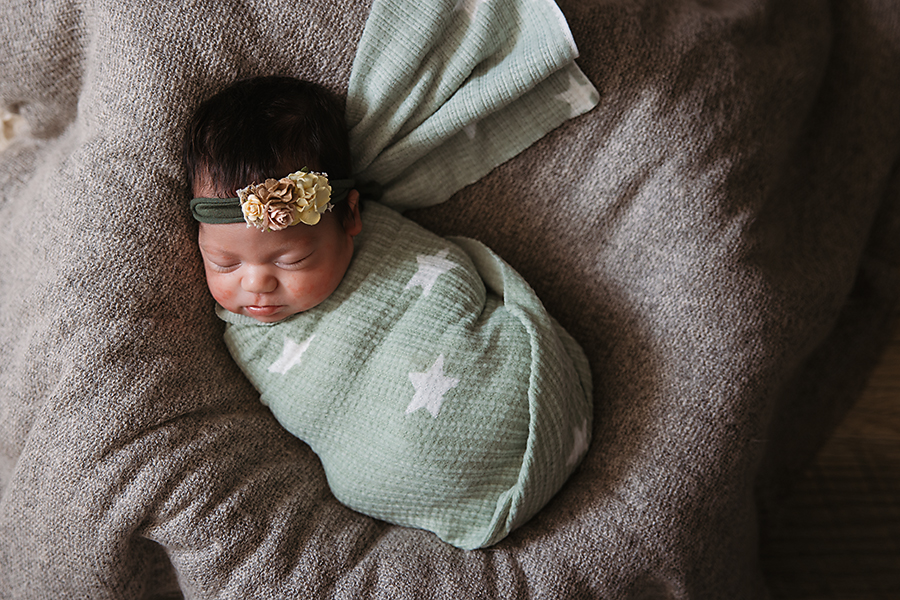 Sonoma County lifestyle newborn photographer